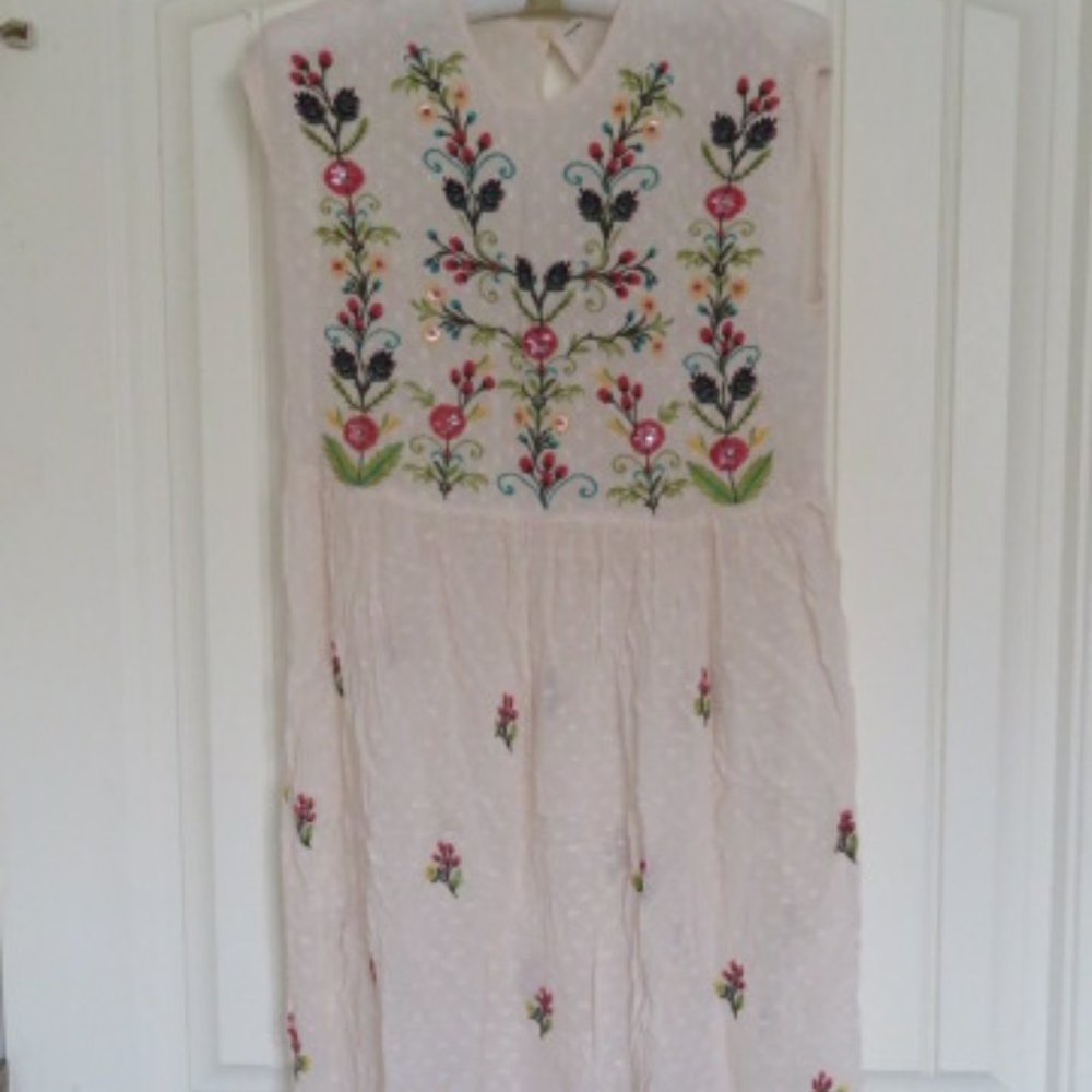 Sheer Embroidered Gauzy MAXI Dress Keyhole Back No Label XS/S (K319)